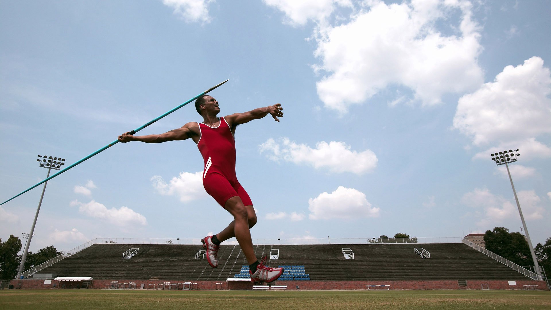 贝林厄姆爆发定义新时代，美国资本终结那不勒斯旧王朝
