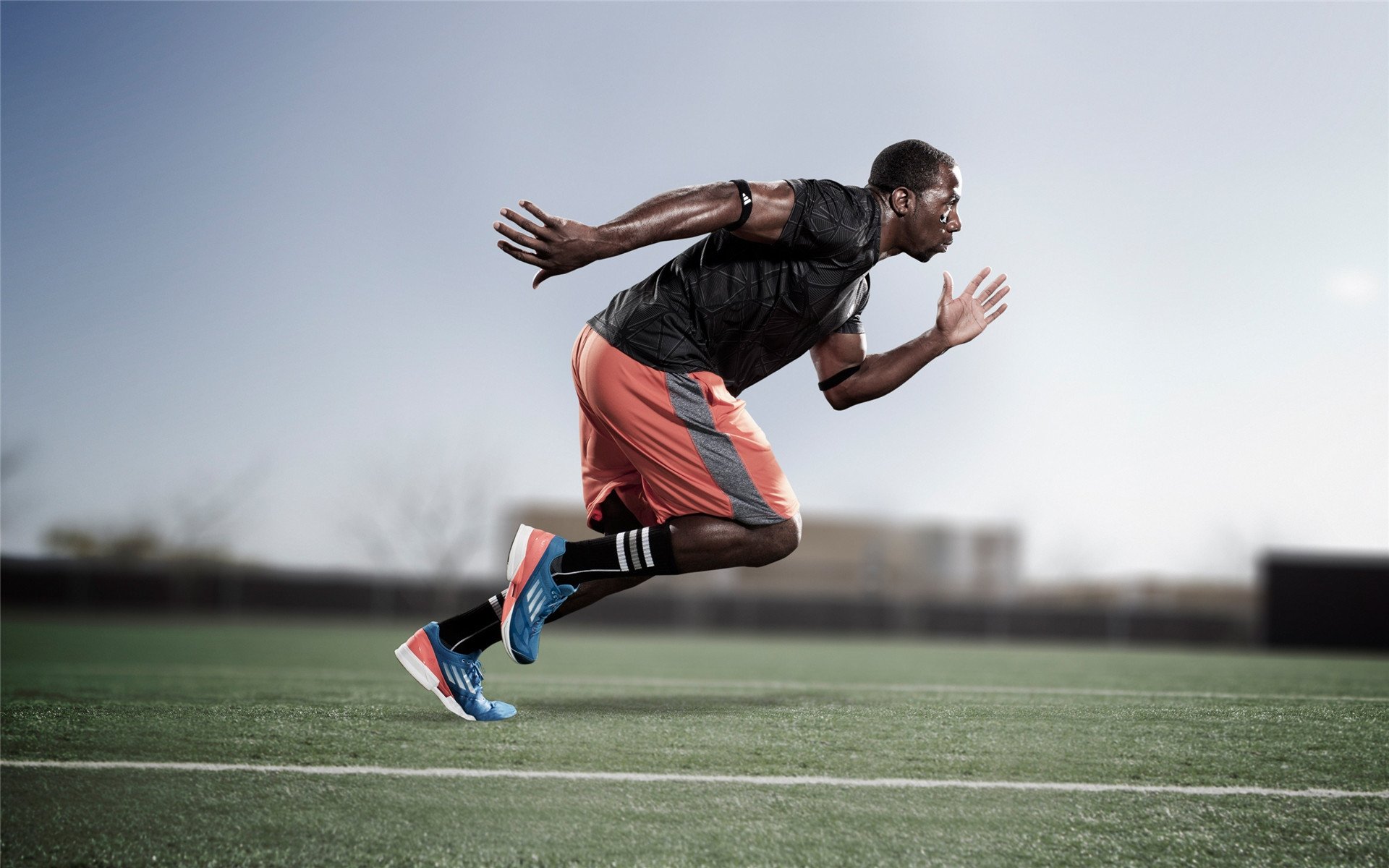 赛道上的心跳，勒克莱尔统治全场，梅赛德斯惊险绝杀红牛二队