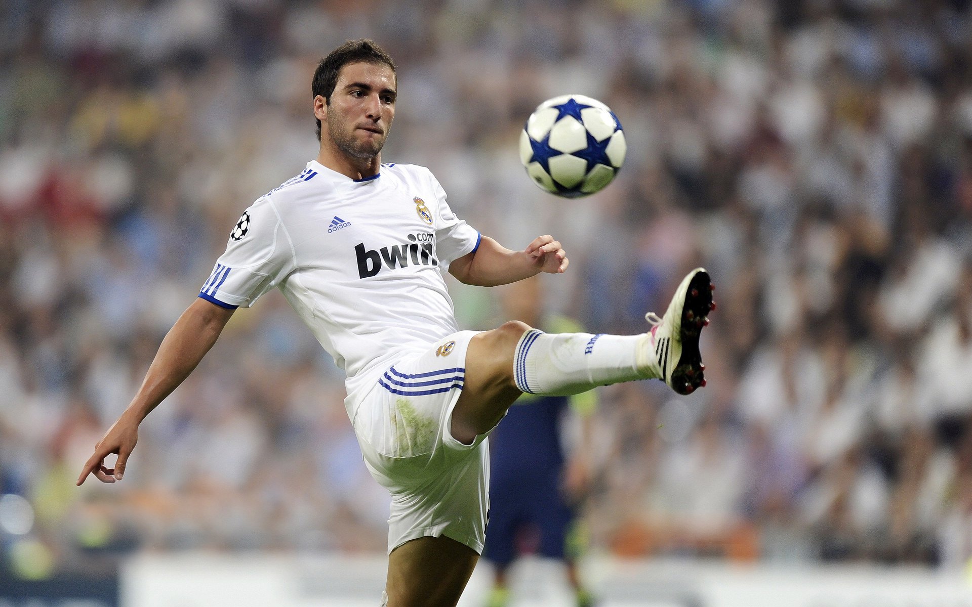 赛道风云，佩雷兹的统治与迈凯伦的逆袭