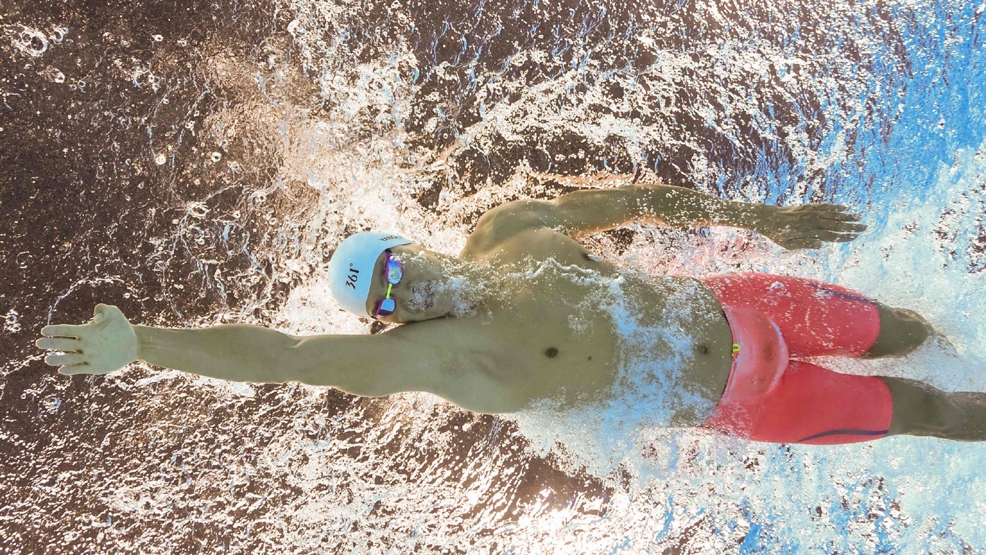 当足球与乒乓相遇，英格兰鏖战中国，奥恰洛夫点燃的跨界赛场