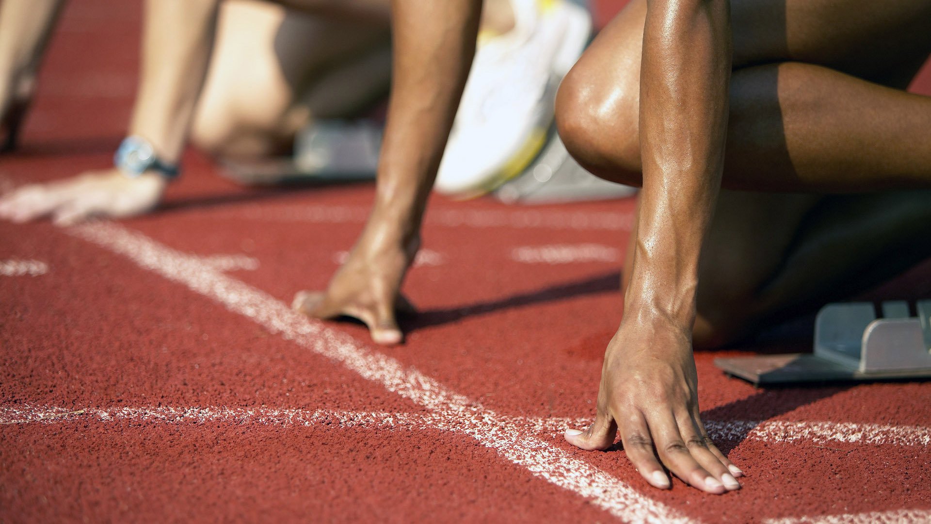 赛道上的双重震撼，哈斯轻取马丁，勒克莱尔刷新历史